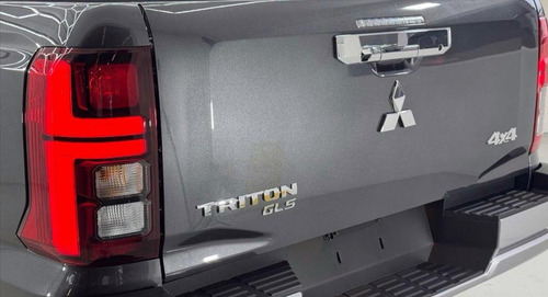 Mitsubishi Triton 2.4 BITURBO DIESEL CD GLS 4X4 AUTOMÁTICO