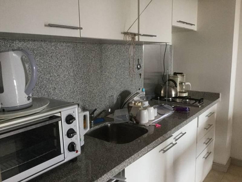 Imagen 9 de 10 de Monoambiente En Venta Con Renta Apto Residencial Y/o Profesional.