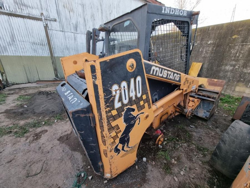 Minicargadora  Mustang 2040 No Bobcat Caterpillar 