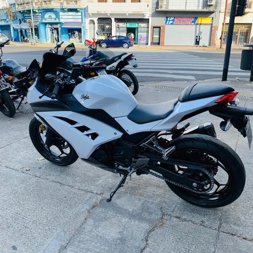 Imagen 8 de 20 de Kawasaki Ninja 300 Permuto Dbm Motos