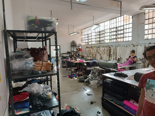 Alquiler De Local Industrial 110 Mts Los Cortijos