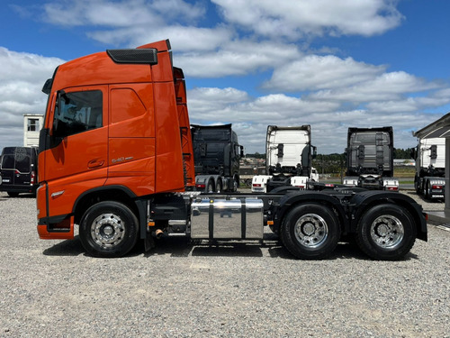 Caminhão Volvo Fh 540 Pac Ec 6x4 2023 Laranja Susp. Mola