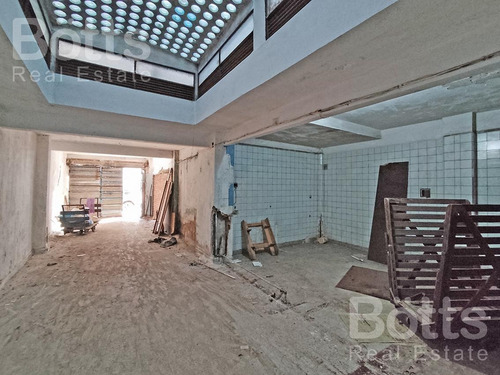 Imagen 8 de 16 de Gran Depósito Con Entrada De Autos, En El Límite De Boedo, Parque Patricios Y Nueva Pompeya