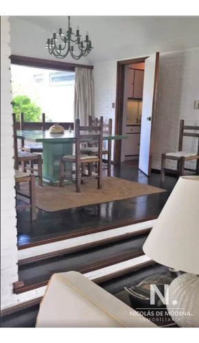 Venta De Casa 5 Dormitorios En El Golf