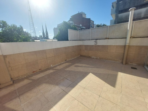 Hermoso Triplex En Caballito Con Cochera