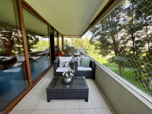 En Condominio: Colegio Manquehue / Sport Francés