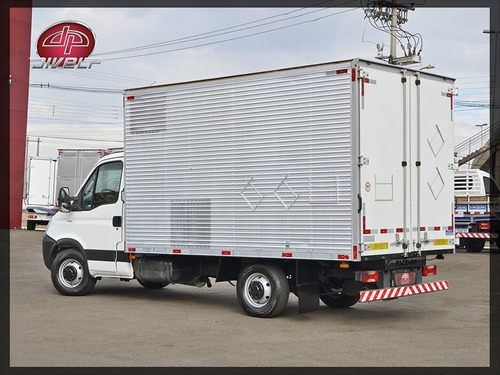 Imagem 1 de 13 de Iveco Daily 35s14 Baú Para Carga Seca Usado