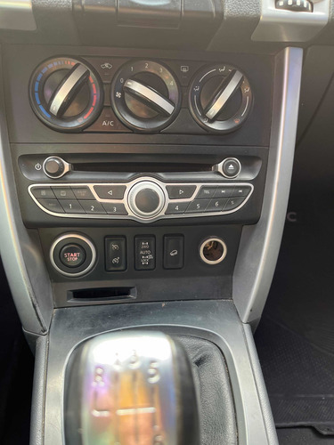 Imagen 13 de 15 de Renault Koleos 2012 2.5 Dynamique 4x4 Mt