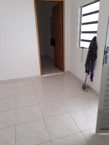 Imagem 6 de 11 de Casas - 3 Dormitórios - 806