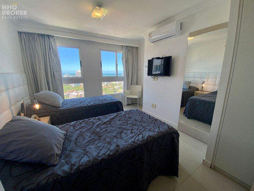 Imagen 11 de 30 de Apartamento En Venta 3 Dormitorios Y Servicio Playa Mansa Piso Alto Con Parrillero Propio - Punta Del Este Mansa