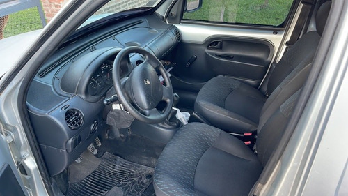 Imagen 4 de 6 de Renault Kangoo 2016 1.6 Furgon Ph3 Confort 1plc