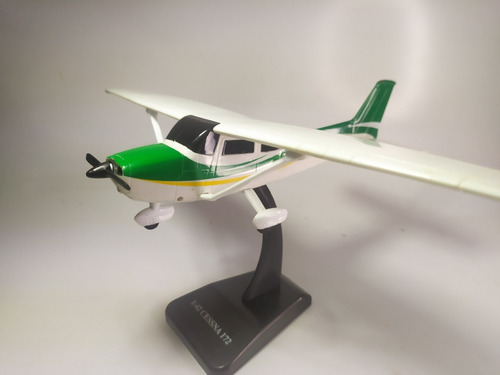 Avión Plástico Cessna 172 New Ray 