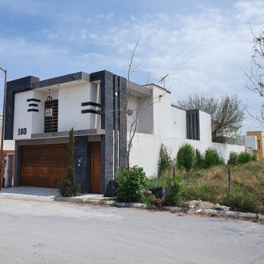 Casa En Venta En Lomas Del Real De Jarachinas Sur
