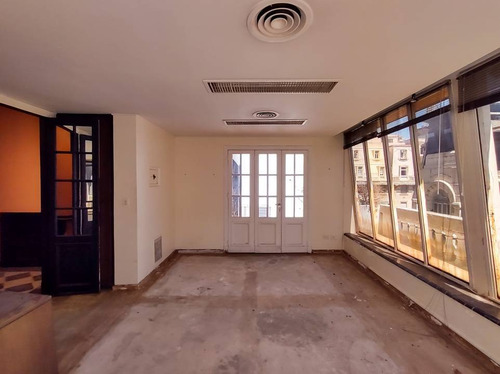 Imagen 13 de 30 de Vivienda / Oficina De 6 Ambientes Con Terraza Y Balcón En San Nicolás