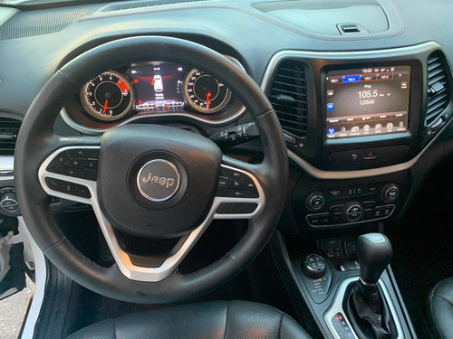 Imagen 11 de 12 de Jeep Cherokee Trailhawk 3.2 V6 270cv At9