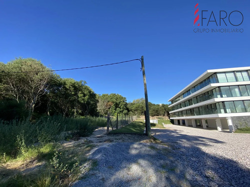 Terreno Apto Para Bloque. Punta Del Este