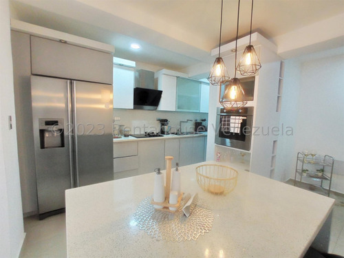 Moderno Apartamento En Venta Concepto Amerciano Remodelado Conjunto Privado Las Carolinas Turmero Vigilancia Pozo Estef 24-3492