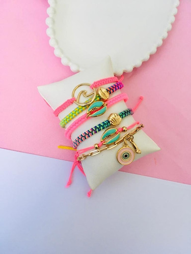 Imagem 2 de 4 de Mix Pulseiras Feminina Olho Grego