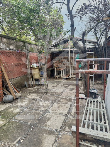 Excelente Casa De Dos Pisos, Incluye Local Comercial