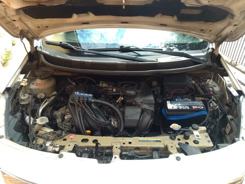 Imagem 4 de 9 de Nissan Versa 2016 1.0 12v 4p