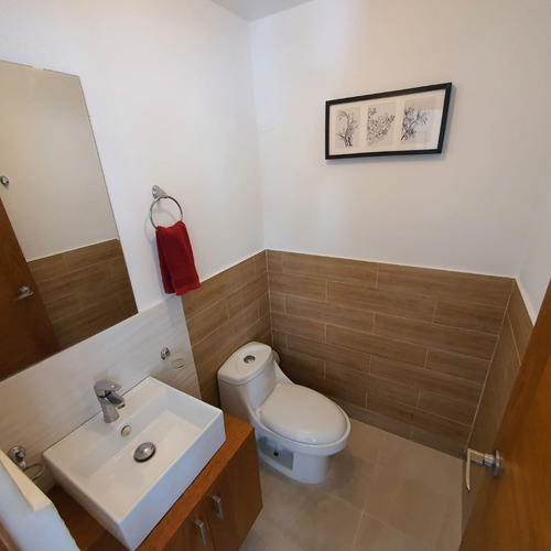 Imagen 15 de 29 de Apartamento En Alquiler En Santo Domingo. Sector: Ens. Paraíso. Próximo A Piantini, Serrallés, Urb. Fernández, Evaristo Morales, Ens. Claret, Blue Mall Y Agora Mall