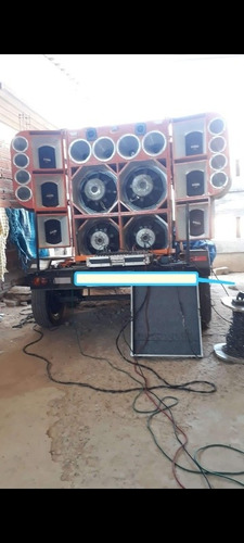Imagem 1 de 2 de Carretinha Com Paredao