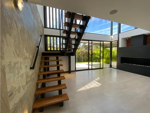 Hermosa Casa Para La Venta En Llanogrande