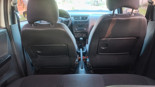 Volkswagen Suran 1.6 Highline 101cv