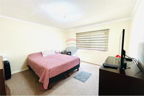 Se Vende Casa 4d,2b,5 Est. Sector Ñuñoa
