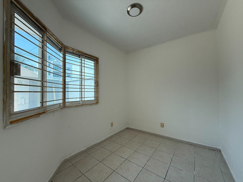 Casa En Venta En Boca Del Río, Veracruz Col. Graciano Sánchez Romo, De 4 Recamaras Y 4 Baños. A 5min Del Centro De Boca Del Rio, Plaza El Dorado Y Playas De Boca Del Rio.