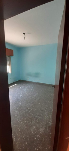 Casa En Venta - 2 Dormitorios 1 Baño - 90mts2 - Llavallol