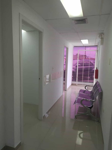 Imagen 2 de 9 de Venta De Consultorio Médico En Las Quintas Naguanagua - Inmobiliaria Maggi 1435