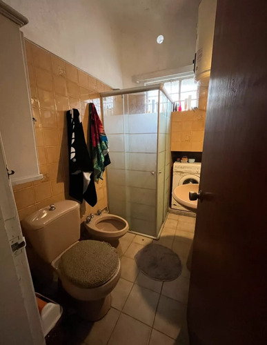 Vendo 2 Casas En Un Padrón De 400m2, Al Frente Jardín, En Una Planta 5 Dorm, 3 Baños, Entrada Para Autos 5. Malvin Sur Usd 280.000 Dolares