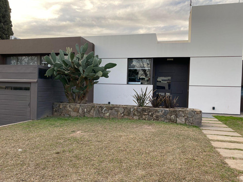 Venta Casa Fincas Del Sur Ii- Una Bomba En Zona Sur!!!