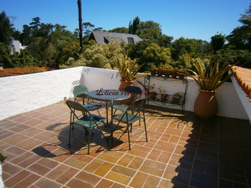 Alquiler Casa En Playa Mansa 4 Dormitorios Con Piscina - Ref: 15679
