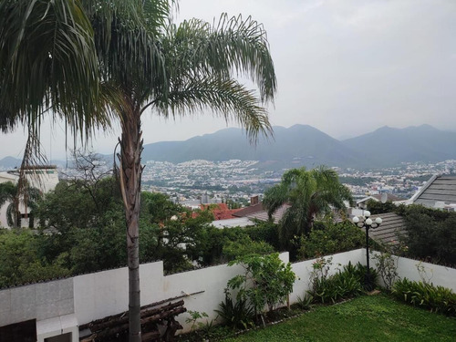 Casa En Venta En Contry La Escondida En Guadalupe