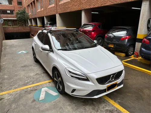Volvo V40 2.0 T4 Drive-e R-design