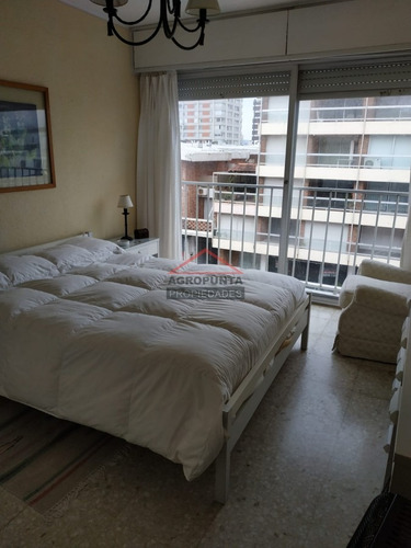 Apartamento En Venta, 2 Dormitorios En Punta Del Este - Ref: 5064