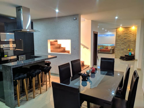 Imagen 4 de 19 de As Se Vende Hermosa Casa En Bajumbal, Barrio Sucre As