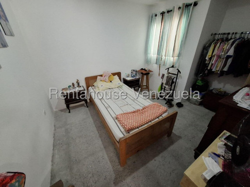 Julian Galindez Vende Casa En Urbanizacion Santa Fe Cabudare #25-22476
