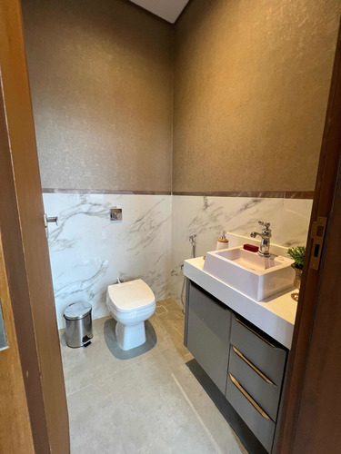 Imagem 6 de 21 de Casa Semi Mobiliada Com 03 Suítes Em Sínop