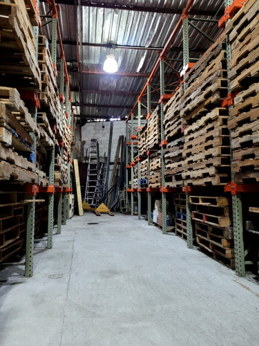 A Tan Solo 5 Minutos De Las Mercedes. Venta De Galpon Industrial En La Zona Industrial La Naya, Baruta, 980 Mts. Para Desarrollar Cualquier Industria. Cuenta Con Una Cava De Refrigeracion De 28 Mts