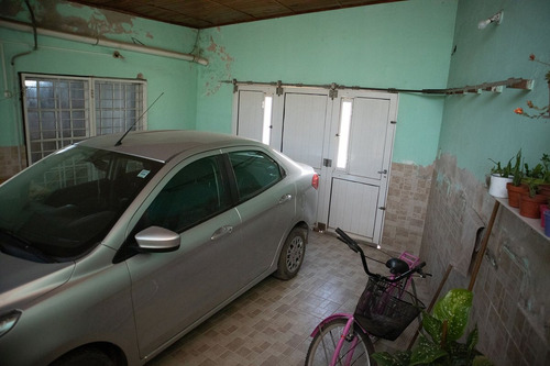 Venta Casa 2 Dorm A Media Cuadra De Av Blas Parera
