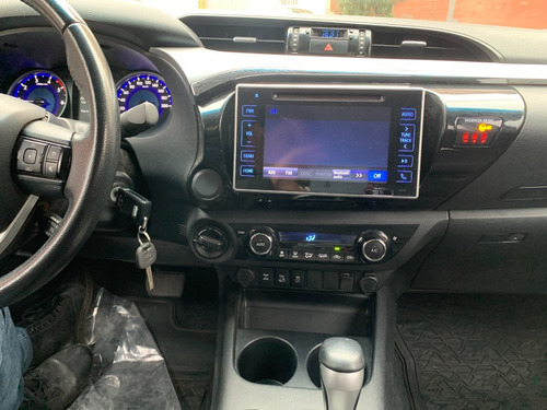 Imagen 13 de 13 de Toyota Hilux 2.8 Cd Srv 177cv 4x4 At