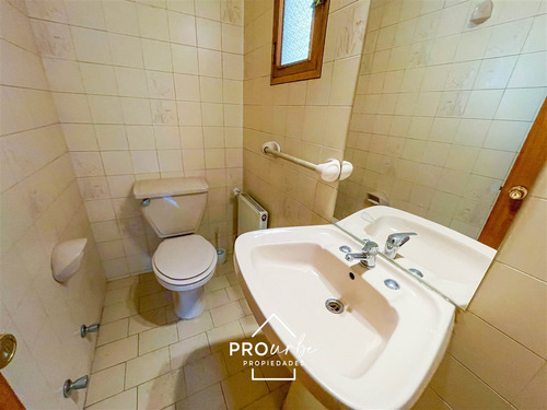 Casa En Venta De 5 Dorm. En Las Condes