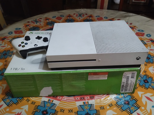 Consola Xbox One S Standard Edition 1tb Usada + Juegos Blanco (Usado)