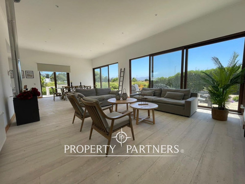 Maravillosa Casa Nueva A La Venta En Marbella
