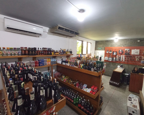 Club De Los Parrilleros, Calle Libertad De Los Robles, Maneiro, Con Tanque, Con Cerca Electrica