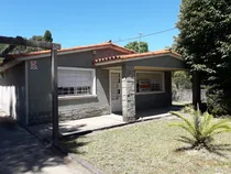 Comprar Chalet En Marindia Al Sur Interbalnearia Una Cuadra Y A 4 De Playa  Casa Y Apto. Con Estufa Leña Dos O 3 Dorm. Dos Estufas 2 Baños  850 M2 Terreno 20 M Frente  Rejas En Todo                           