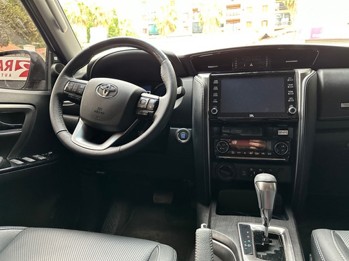 Imagen 5 de 8 de Toyota Hilux Sw4 Tdi Srx At (l21) 5.000km
